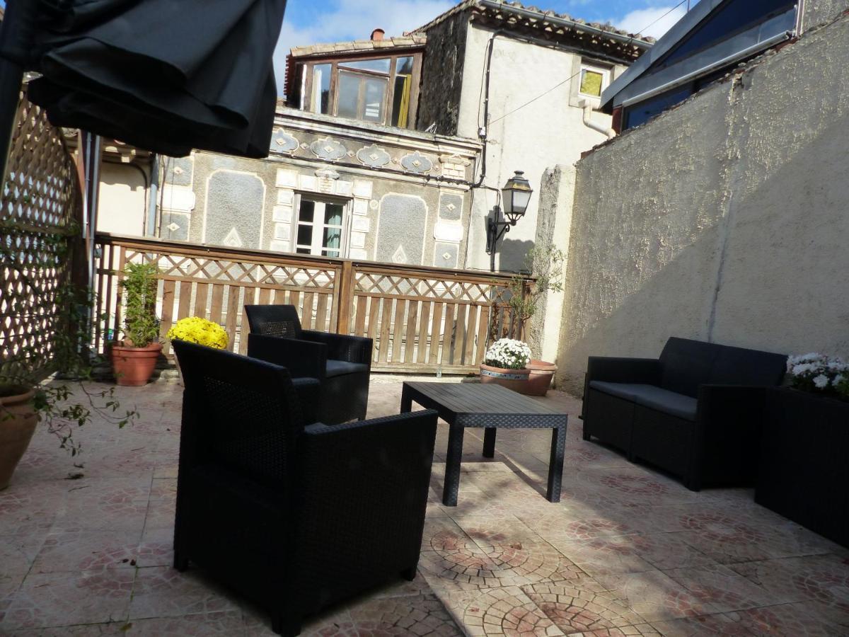Maison Des Remparts Nichee Sous La Cite Carcassonne Esterno foto