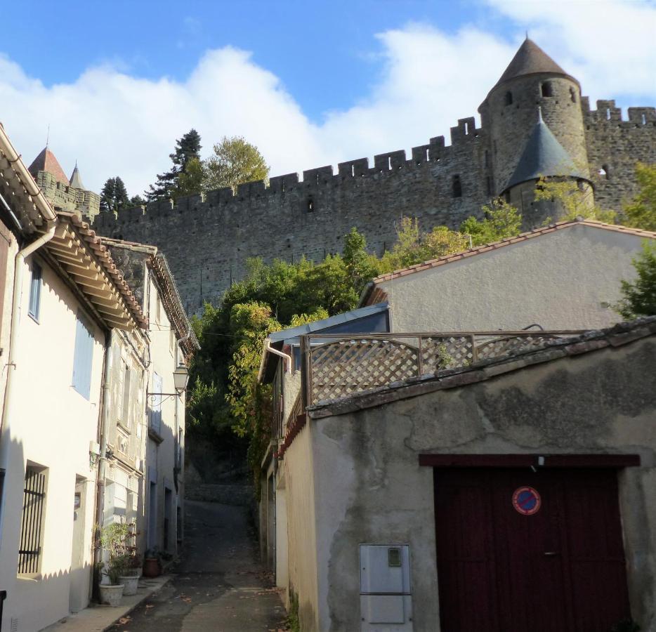Maison Des Remparts Nichee Sous La Cite Carcassonne Esterno foto