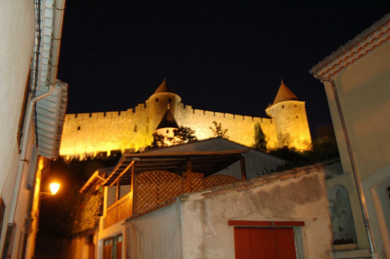 Maison Des Remparts Nichee Sous La Cite Carcassonne Esterno foto